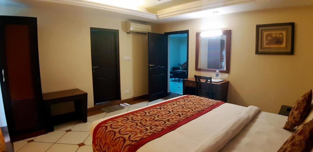 Emarald Hotel Cochin Kochi Kültér fotó