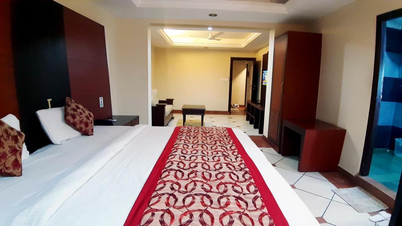 Emarald Hotel Cochin Kochi Kültér fotó