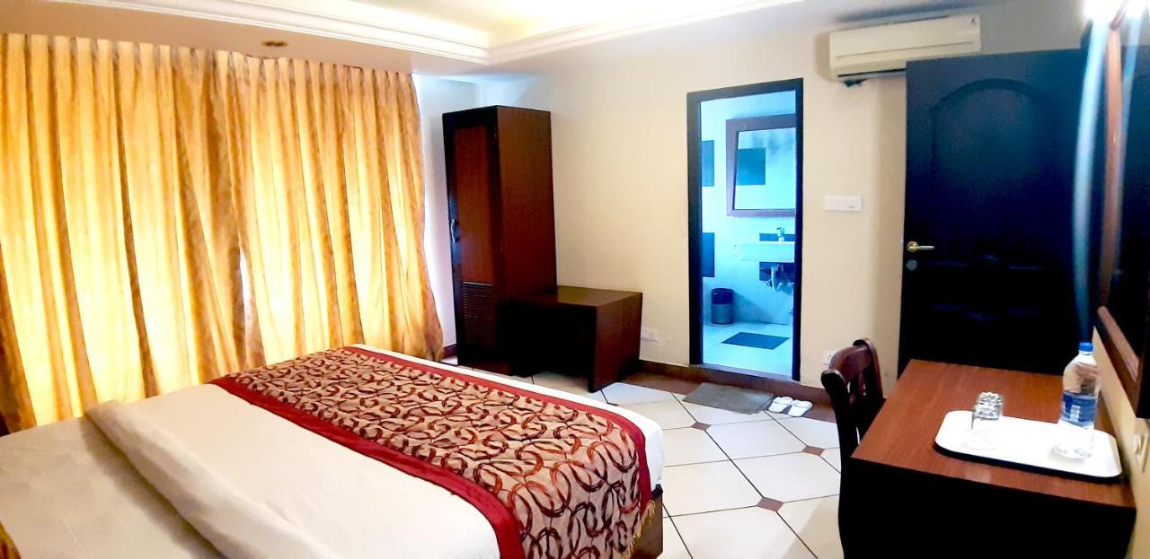 Emarald Hotel Cochin Kochi Kültér fotó