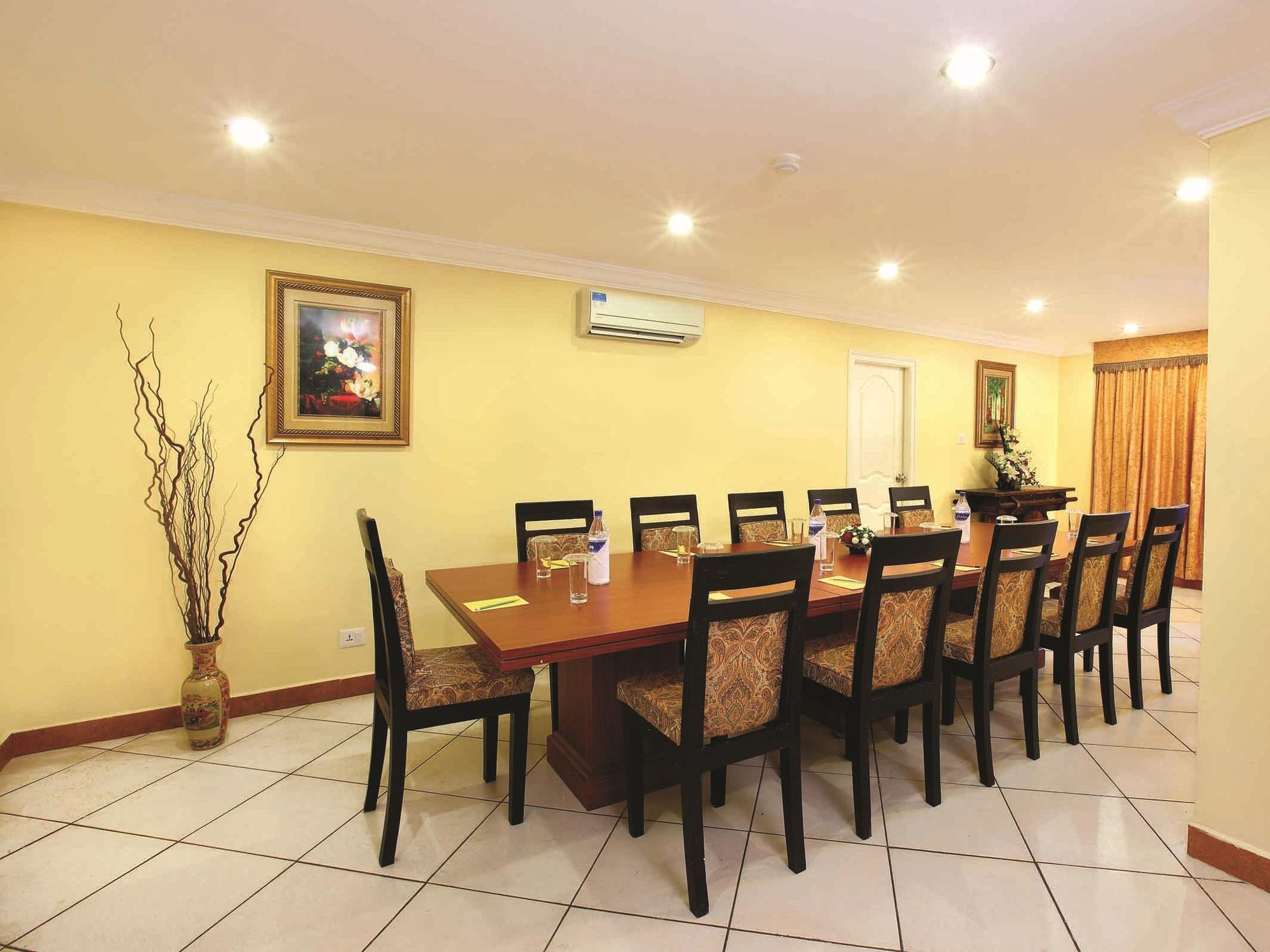 Emarald Hotel Cochin Kochi Kültér fotó