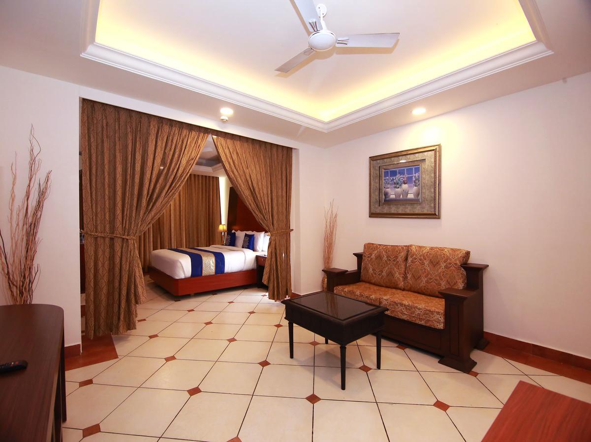 Emarald Hotel Cochin Kochi Kültér fotó