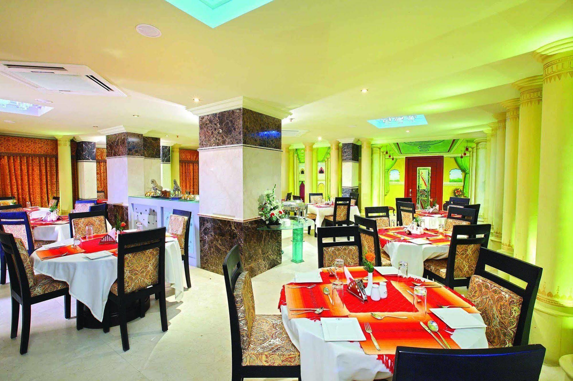 Emarald Hotel Cochin Kochi Kültér fotó